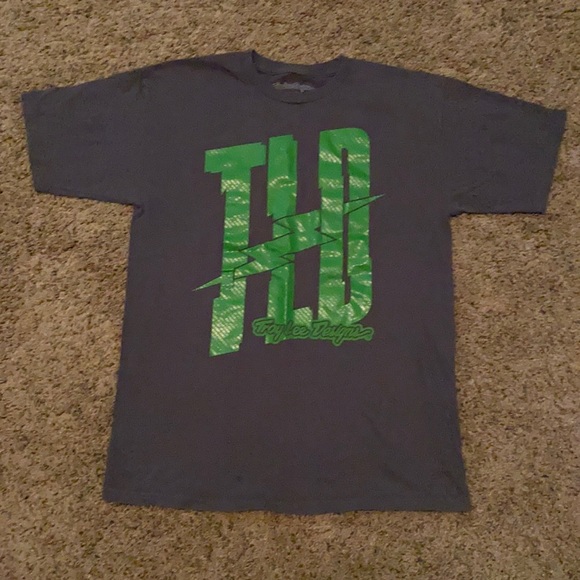 Other - Like new condition dark gray men’s T-shirt